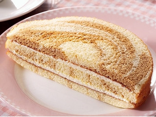 ローソンストア100 VL サンドケーキ プリン風味