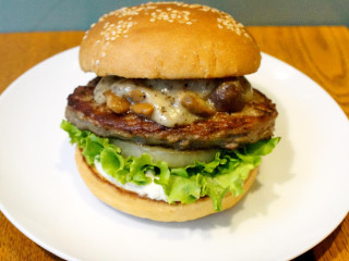フレッシュネスバーガー ポルチーニトリュフチーズバーガー