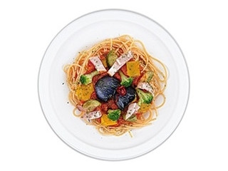 ナチュラルローソン 彩り野菜のアラビアータ ブラン入りパスタ