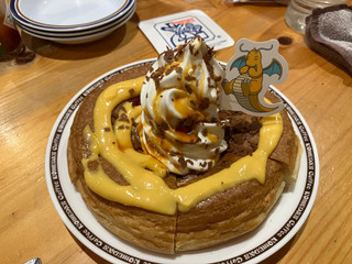コメダ珈琲店 カイリューのシロノワール カスタードプリン
