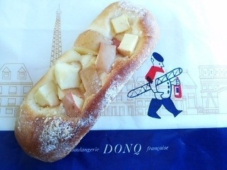 ドンク 青森りんごのクリームパン