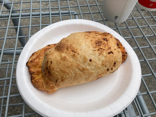 コストコ イタリアンソーセージカルツォーネ