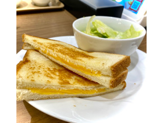 デニーズ ホテルメッツ朝食 グリルドチーズサンド ヨーグルト付き