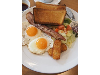 ココス 茜美人の目玉焼きモーニング トースト（ココス）クチコミ1件