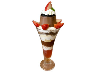 ココス いちごとまるごとチョコプリンのパフェ