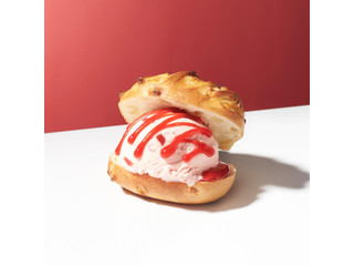 メゾンカイザー ハーゲンダッツベーカリー デリスブラン with ストロベリー