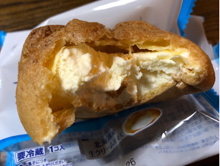 「モンテール 小さな洋菓子店 北海道ソフトのシュークリーム 袋1個」のクチコミ画像 by それもたべるさん
