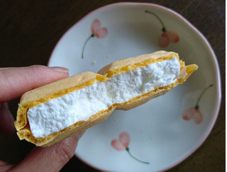 「ロッテ モナ王 レアチーズケーキ 袋160ml」のクチコミ画像 by もぐりーさん