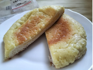 「ミニストップ MINISTOP CAFE バターが香る平焼きメロンパン」のクチコミ画像 by コマメのグルメさん