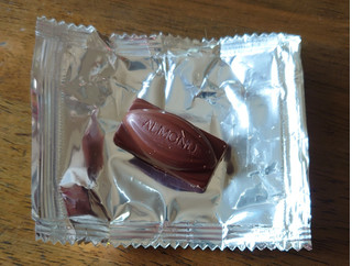 「不二家 アーモンドチョコレート 袋22粒」のクチコミ画像 by もぐりーさん