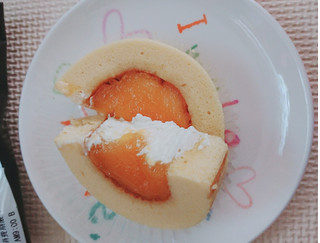 「ローソン Uchi Cafe’ SWEETS×PABLO チーズロールケーキ」のクチコミ画像 by ぺりちゃんさん