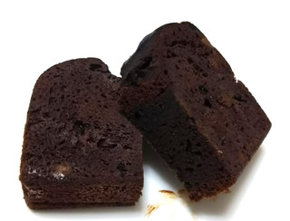 「ファミリーマート RIZAP しっとり食感チョコチップケーキ」のクチコミ画像 by つなさん