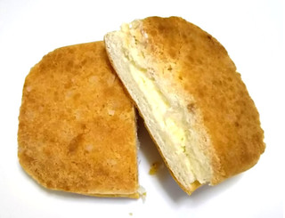 「ヤマザキ ザクザククッキーパン 練乳クリーム ホームパイ使用 袋1個」のクチコミ画像 by つなさん