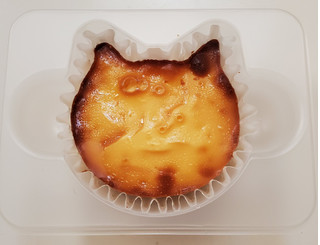 「ファミリーマート にゃんともおいしいベイクドチーズケーキ」のクチコミ画像 by 花蓮4さん