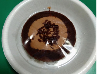 「ローソン Uchi Cafe’ プレミアムロールケーキ 濃厚ショコラ 1個」のクチコミ画像 by ウナギミント333さん