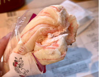 「ローソン ICHIBIKO ツイストホイップサンド いちごミルク」のクチコミ画像 by きみまろさん
