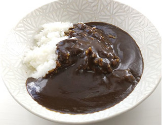 「チロル チロルチョコとけこむカレー ほろにがコーヒーヌガー 箱200g」のクチコミ画像 by くまプップさん