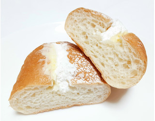「ヤマザキ 生フランスパン ホイップクリーム＆練乳クリーム 袋1個」のクチコミ画像 by つなさん