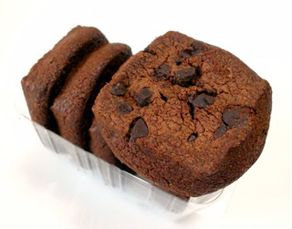 「セブンプレミアム セブンカフェ 濃厚チョコレートクッキー 袋5枚」のクチコミ画像 by つなさん