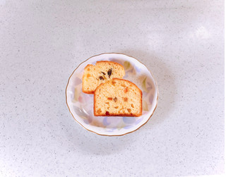 「カンパーニュ フルーツミックスおいしいパウンドケーキ 7切」のクチコミ画像 by むぎっこさん