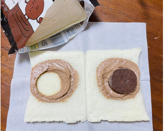 「ヤマザキ ランチパック チョコまみれ入れちゃいました」のクチコミ画像 by たらぬんさん