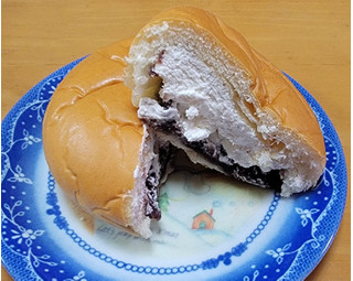 「Pasco たっぷりホイップあんぱん 限定パッケージ＆ホイップクリーム10％増量 袋1個」のクチコミ画像 by ニャンタさん
