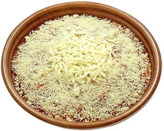 新発売のコンビニ麺：セブン「チーズ好きに贈る！雪降りトマトソースパスタ」ほか