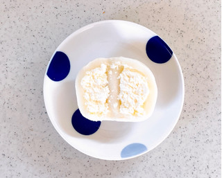 「セブン-イレブン 北海道産牛乳使用 みるくクリーム大福」のクチコミ画像 by むぎっこさん