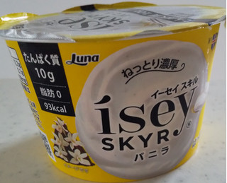 「日本ルナ Isey SKYR バニラ カップ105g」のクチコミ画像 by るったんさん