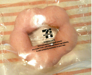 「セブン-イレブン もちもちリングドーナツ いちご」のクチコミ画像 by もち美さん