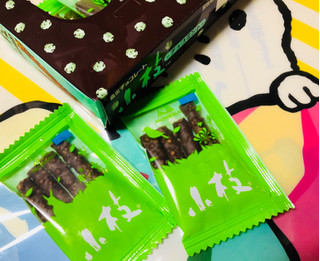 「森永製菓 小枝 チョコミント 箱4本×11」のクチコミ画像 by シナもンさん
