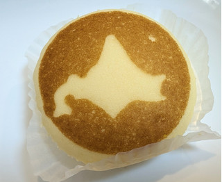 「ヤマザキ 北海道チーズ蒸しケーキサンド レモンチーズクリーム入り」のクチコミ画像 by はるなつひさん