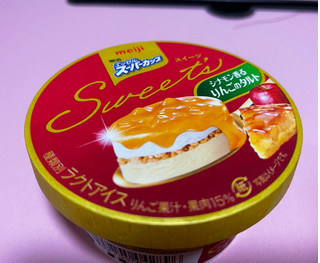 「明治 エッセル スーパーカップ Sweet’s シナモン香るりんごのタルト カップ172ml」のクチコミ画像 by ももかあさんさん