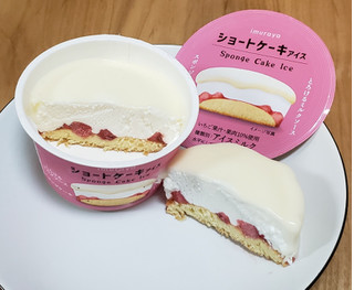 「井村屋 ショートケーキアイス カップ95ml」のクチコミ画像 by みにぃ321321さん