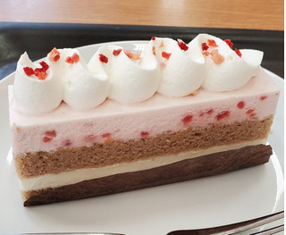 「スターバックス ストロベリー メリークリーム ケーキ」のクチコミ画像 by 花蓮4さん