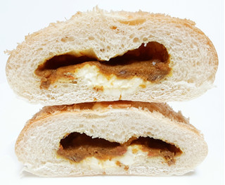 「第一パン ハートブレッドアンティークのとろのびチーズカレー」のクチコミ画像 by つなさん