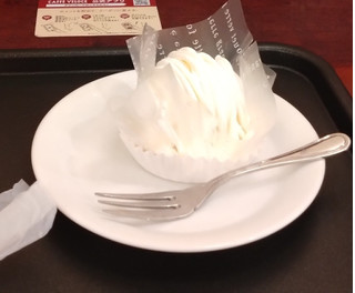 「カフェ・ベローチェ ホワイトチョコモンブラン キャラメルチップ＆クリーム」のクチコミ画像 by きじのゆめさん