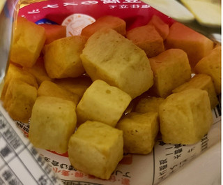「ローソン まるごと豆腐のスナック 宮古島産 雪塩仕立て 20g」のクチコミ画像 by ちょこぱんcakeさん