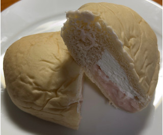 「第一パン 白桃クリーム＆ホイップ」のクチコミ画像 by 骨なしスケルトンさん