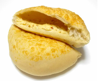「第一パン もっちり仕立てのスモークチーズパン」のクチコミ画像 by つなさん