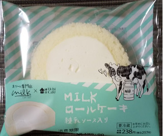 「ローソン Uchi Cafe’ × Milk MILK ロールケーキ 練乳ソース入り」のクチコミ画像 by るったんさん