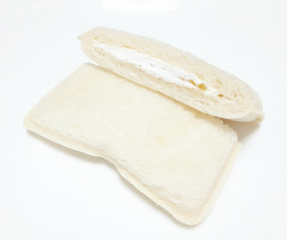 「ヤマザキ ランチパック ドイツ産岩塩入りマロンあん＆ホイップ」のクチコミ画像 by つなさん