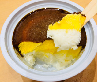 「明治 プリン アイス＆ミルク氷 カップ150ml」のクチコミ画像 by シナもンさん