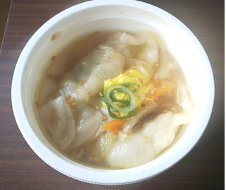 「セブン-イレブン ツルもち餃子の野菜中華スープ」のクチコミ画像 by モーパパさん