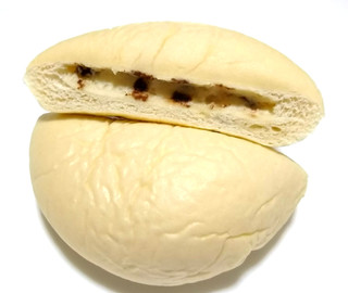 「神戸屋 レアチーズクリームパン チョコMIX 袋1個」のクチコミ画像 by つなさん