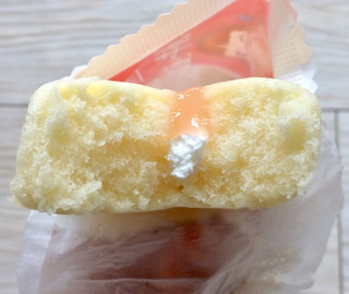 「ヤマザキ ミルキーとあかつき桃の蒸しケーキ 袋1個」のクチコミ画像 by カスタード ホイップさん