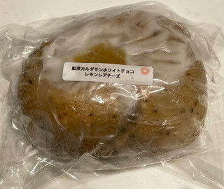「maru bagel 紅茶カルダモンホワイトチョコレモンレアチーズ」のクチコミ画像 by パン太郎さん