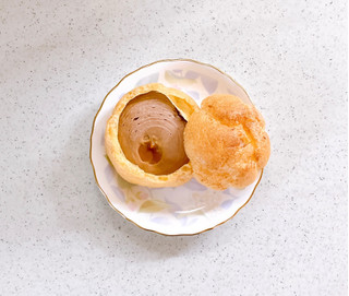 「モンテール 小さな洋菓子店 キャラメルショコラシュークリーム 袋1個」のクチコミ画像 by むぎっこさん