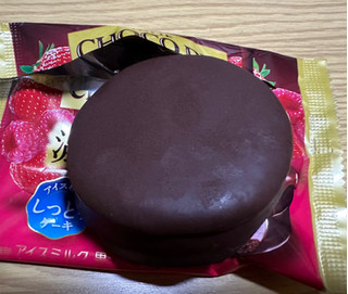 「ロッテ チョコパイアイス ショコラベリー 袋50ml」のクチコミ画像 by ももかあさんさん