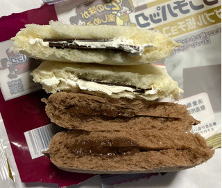 「ヤマザキ ランチパック ダブル板チョコと生チョコクリーム 袋2個」のクチコミ画像 by レビュアーさん